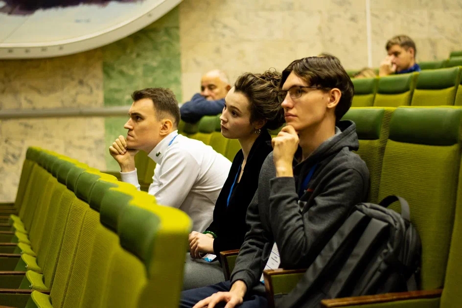 MARESEDU 2023: конференция и первые толстовки лаборатории